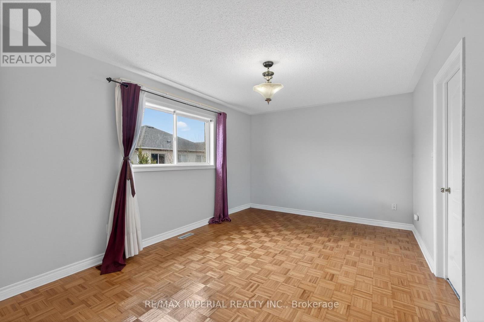 103 Ferdinand Avenue, Vaughan, Ontario  L6A 3H6 - Photo 36 - N12920254