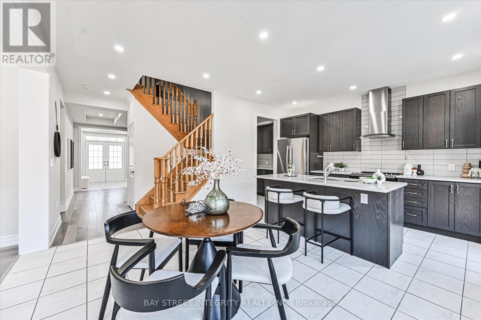 6 Red Rose Lane, East Gwillimbury, Ontario  L9N 0V1 - Photo 17 - N12920292