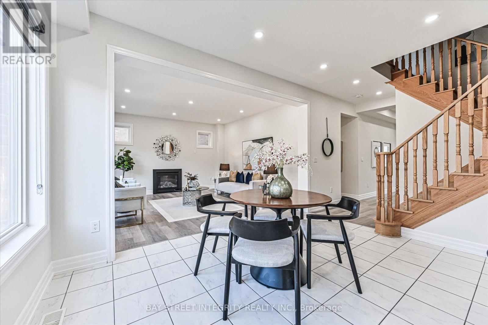 6 Red Rose Lane, East Gwillimbury, Ontario  L9N 0V1 - Photo 18 - N12920292