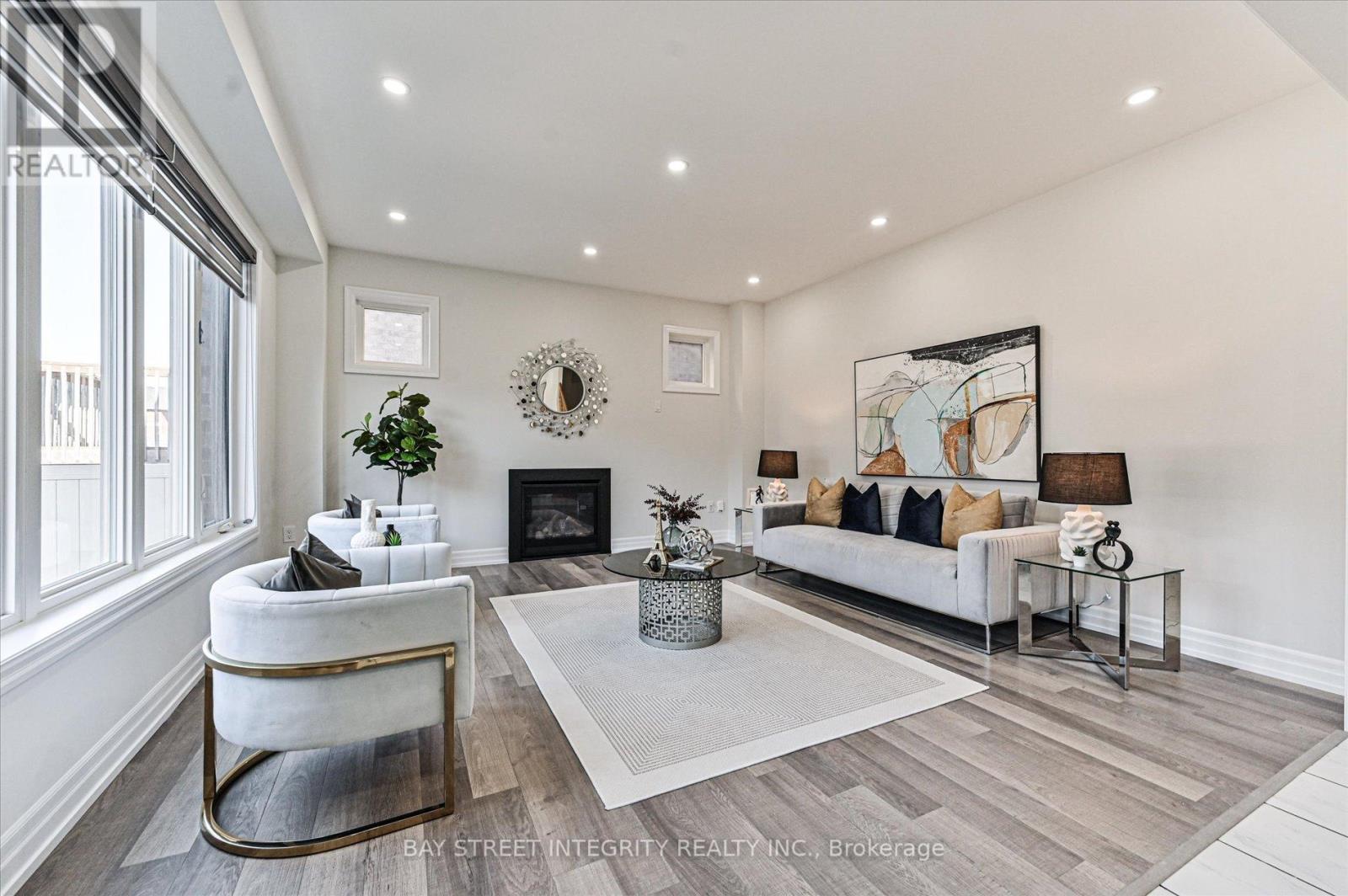 6 Red Rose Lane, East Gwillimbury, Ontario  L9N 0V1 - Photo 22 - N12920292