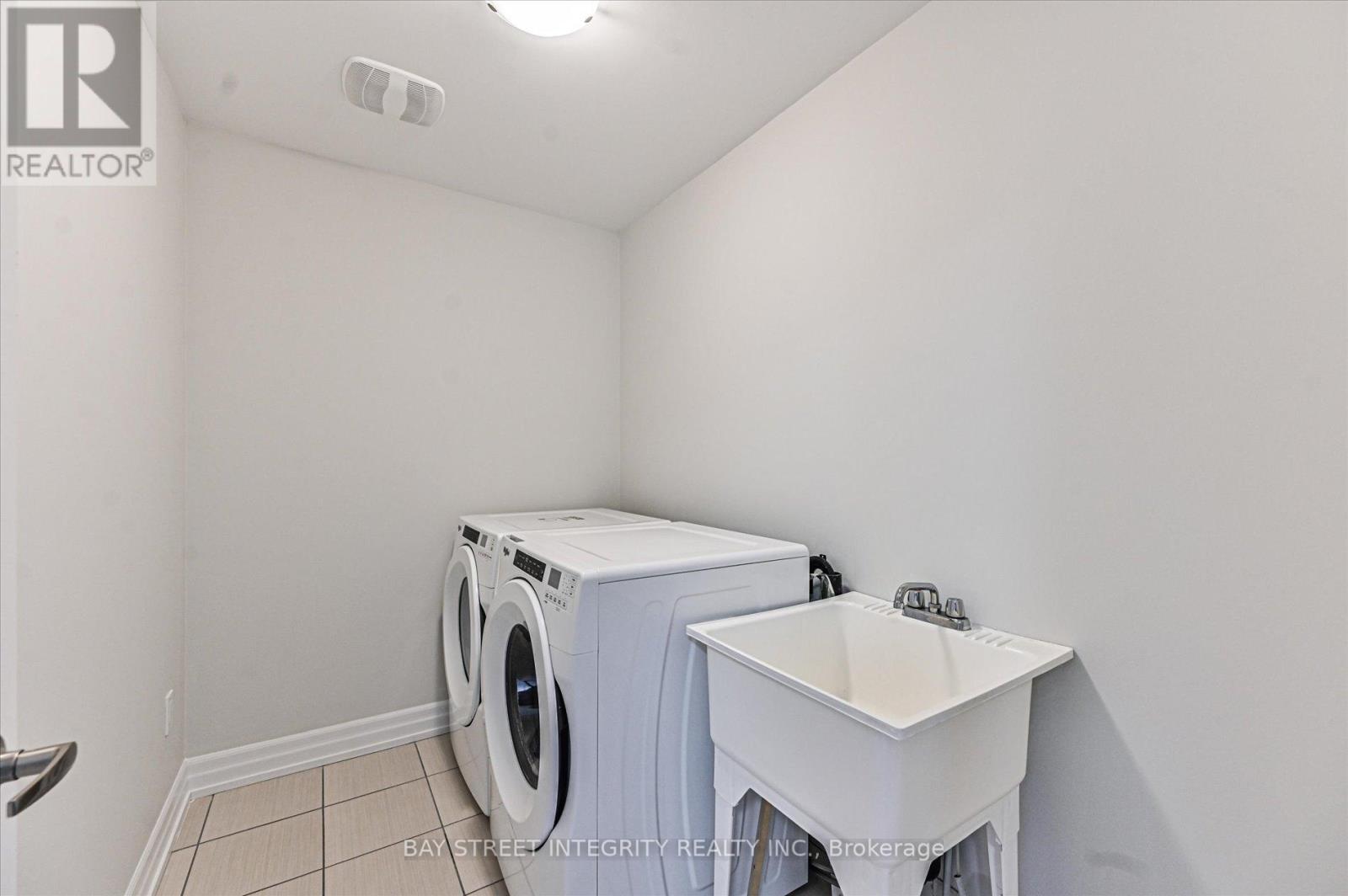 6 Red Rose Lane, East Gwillimbury, Ontario  L9N 0V1 - Photo 43 - N12920292