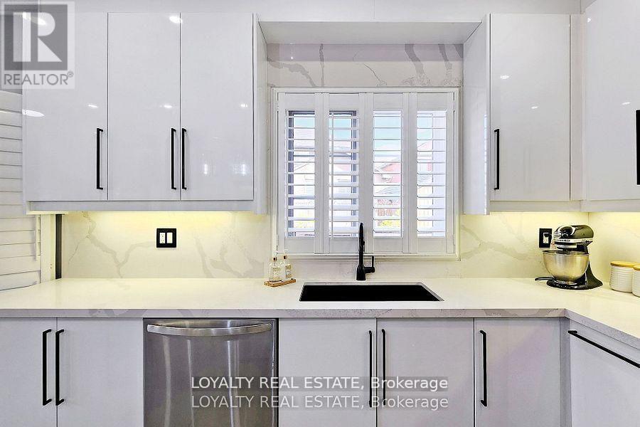 97 Song Bird Drive, Markham, Ontario  L3S 3T8 - Photo 22 - N12920310