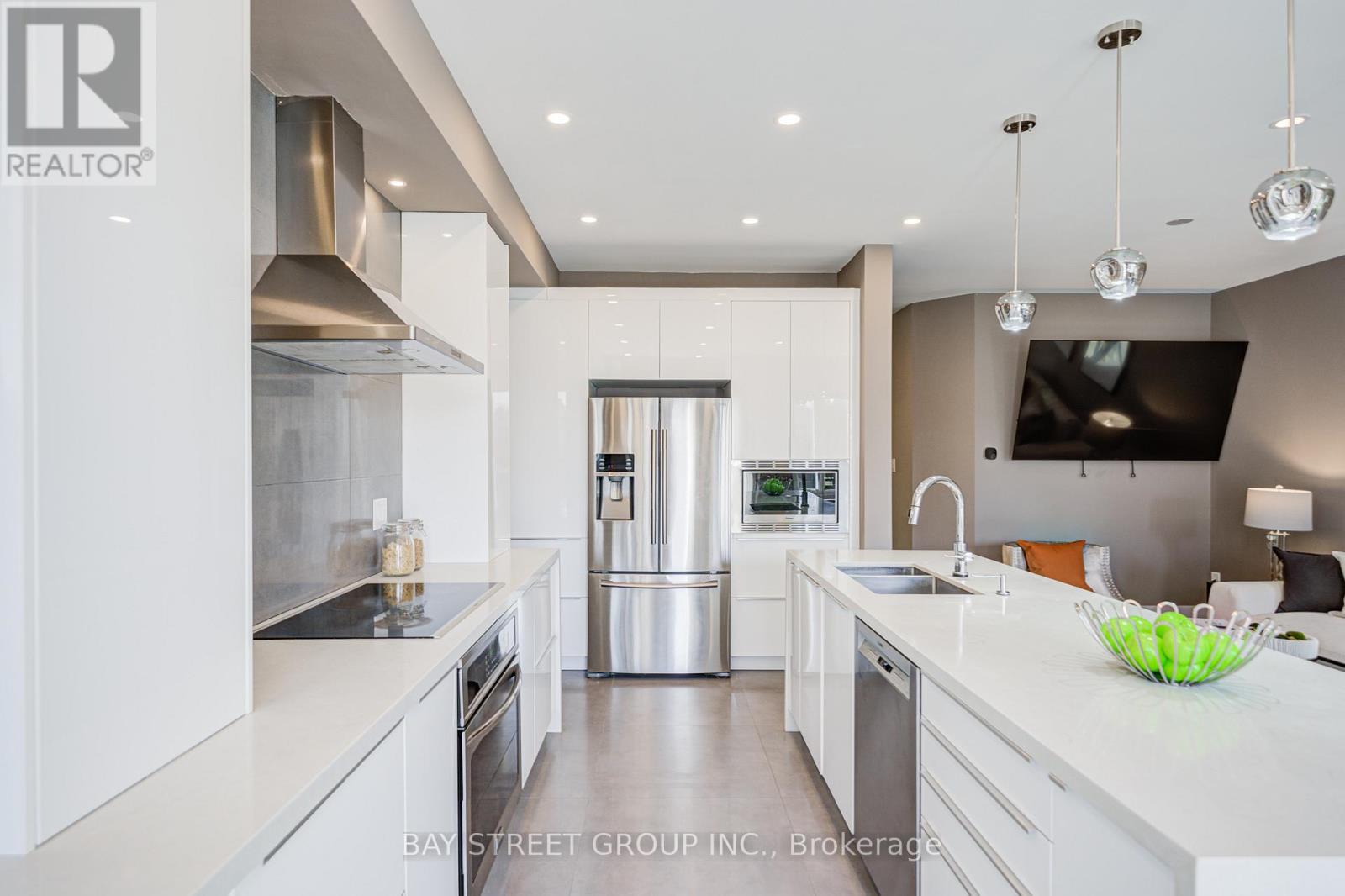 79 Loire Valley Avenue S, Vaughan, Ontario  L4J 8V8 - Photo 13 - N12920318