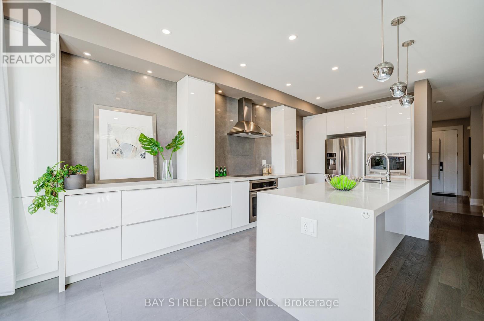 79 Loire Valley Avenue S, Vaughan, Ontario  L4J 8V8 - Photo 14 - N12920318