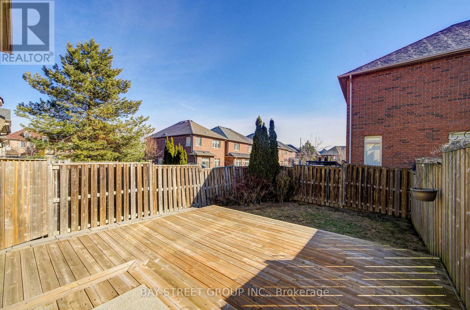 79 Loire Valley Avenue S, Vaughan, Ontario  L4J 8V8 - Photo 49 - N12920318