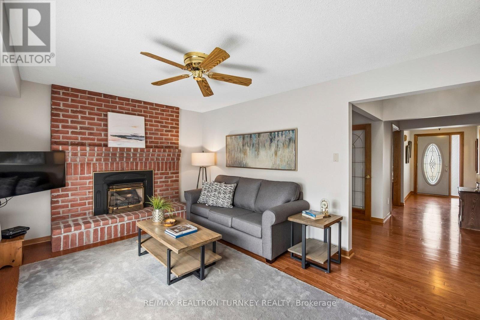 91 Batson Drive, Aurora, Ontario  L4G 3R2 - Photo 10 - N12920340