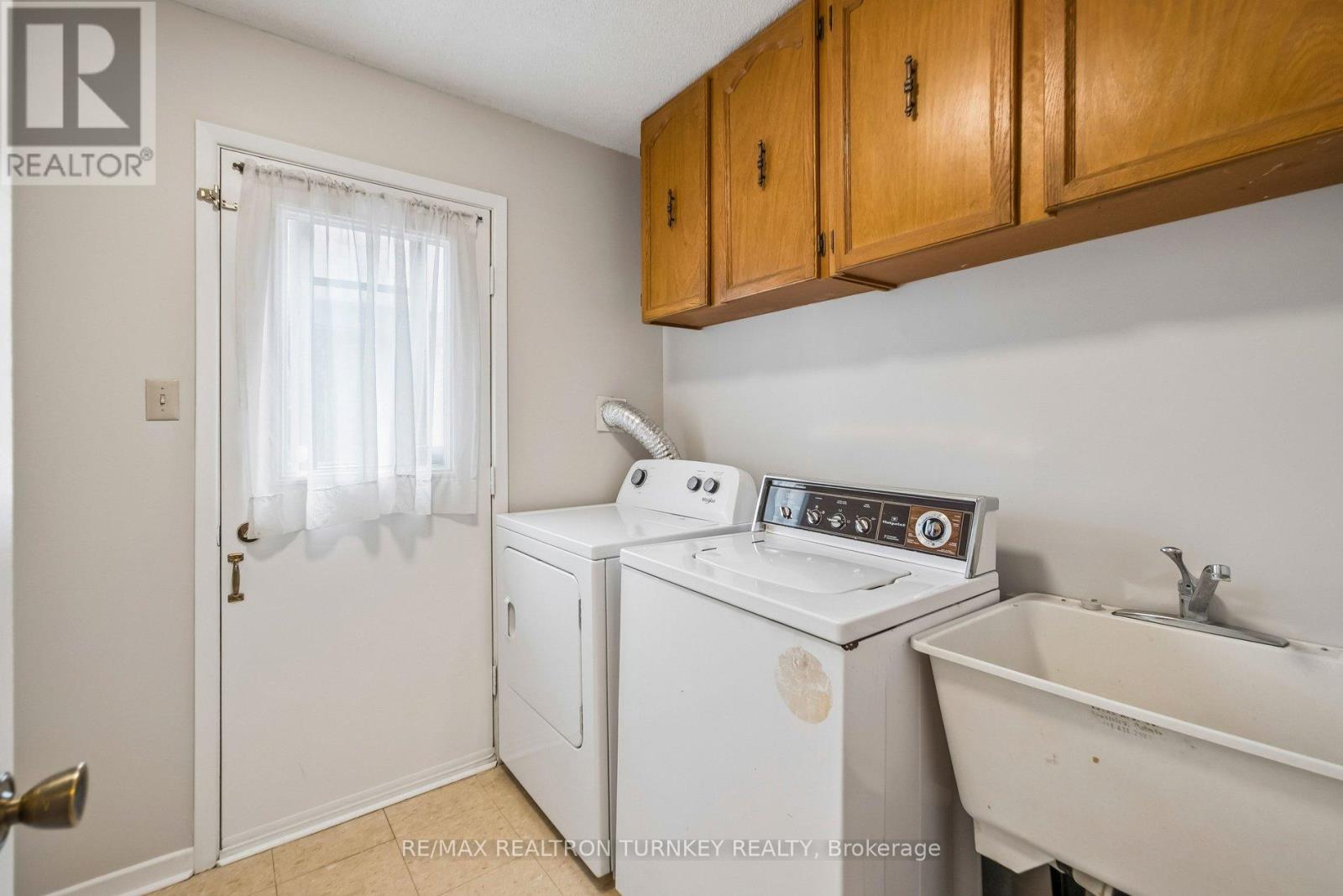 91 Batson Drive, Aurora, Ontario  L4G 3R2 - Photo 18 - N12920340