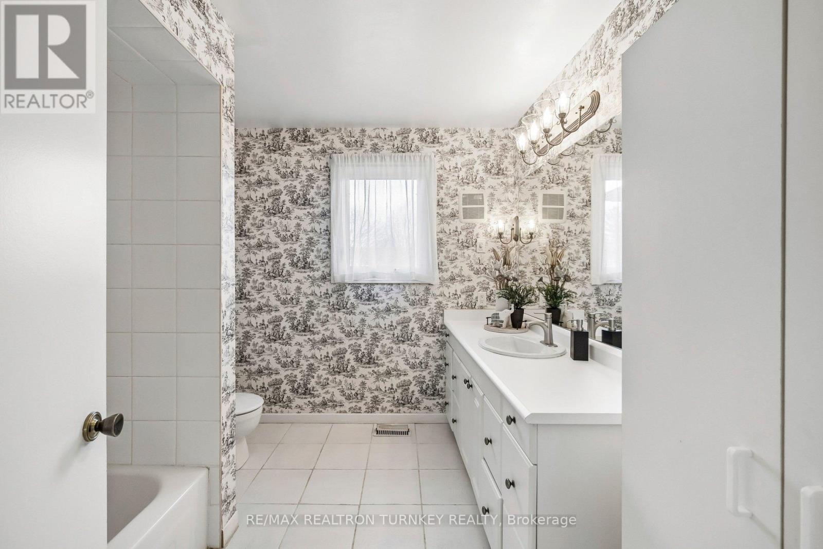 91 Batson Drive, Aurora, Ontario  L4G 3R2 - Photo 30 - N12920340