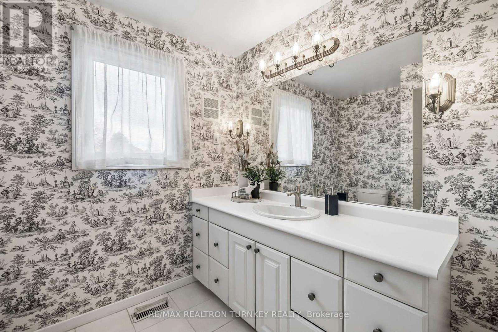 91 Batson Drive, Aurora, Ontario  L4G 3R2 - Photo 31 - N12920340