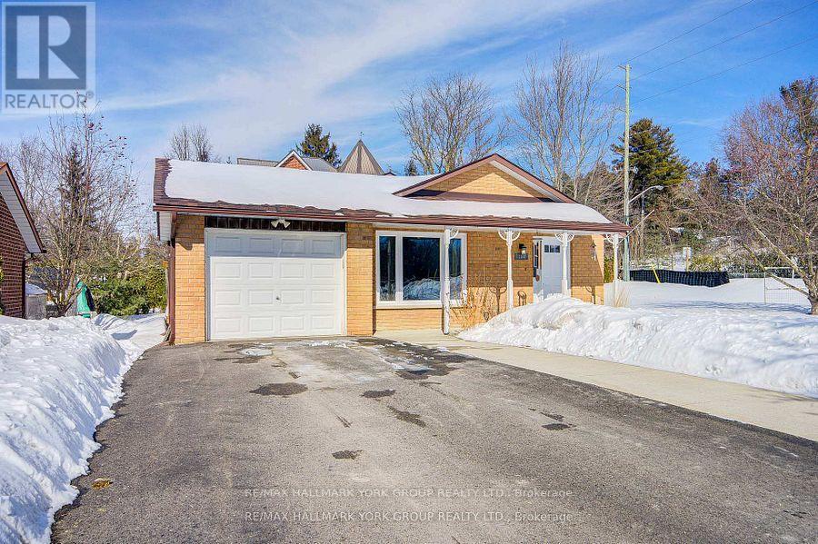 184 Olive Street, East Gwillimbury, Ontario L9N 1M3 - Photo 2 - N12920352