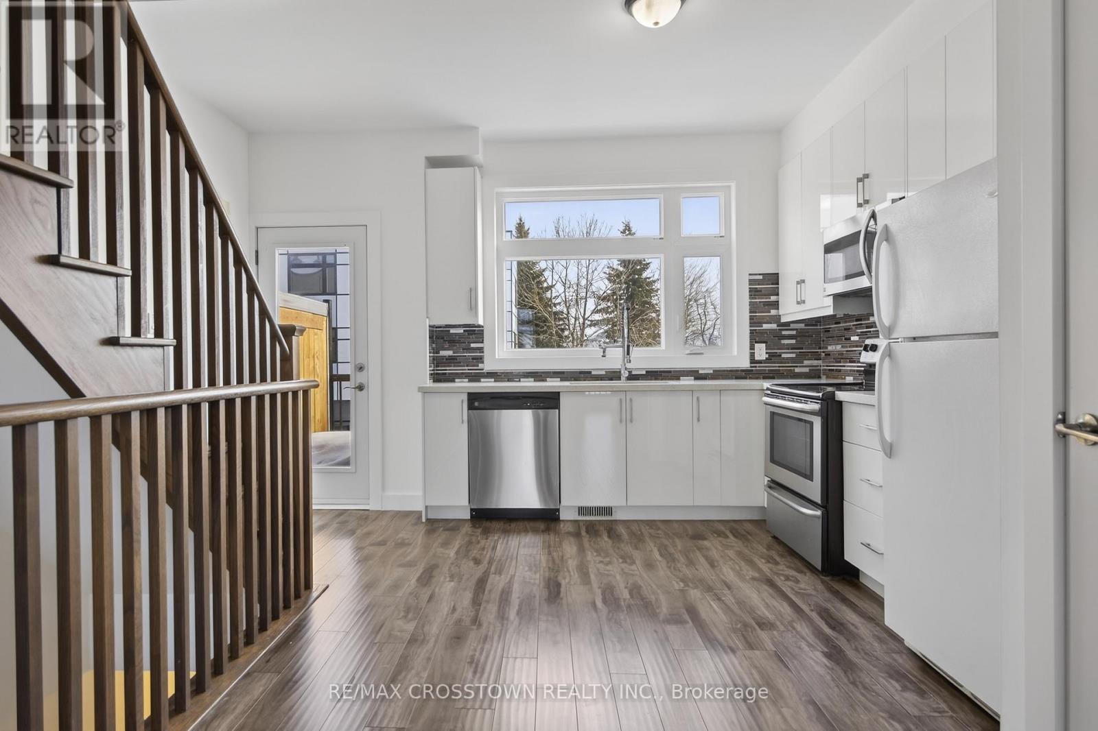 2 - 540 Essa Road, Barrie (Holly), Ontario  L9J 0H2 - Photo 11 - S12920364