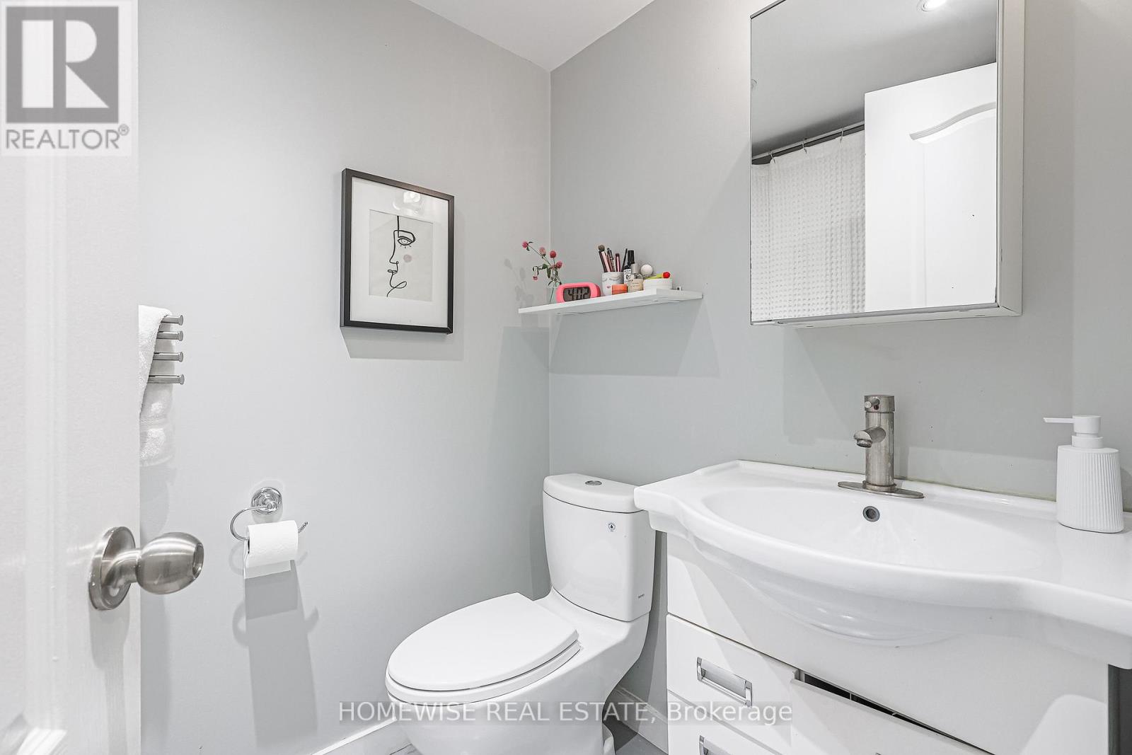 12 Leeds Street, Toronto, Ontario  M6G 1N7 - Photo 23 - W12920160