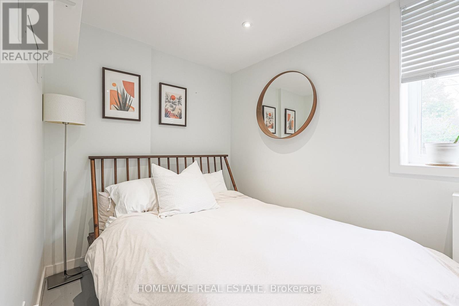 12 Leeds Street, Toronto, Ontario  M6G 1N7 - Photo 24 - W12920160