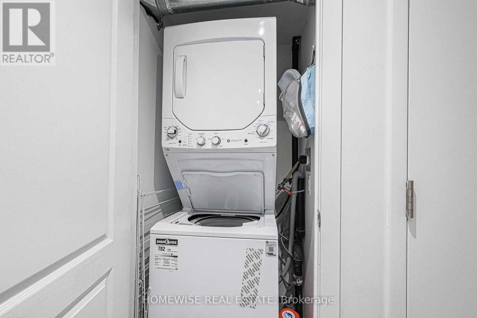 12 Leeds Street, Toronto, Ontario  M6G 1N7 - Photo 25 - W12920160