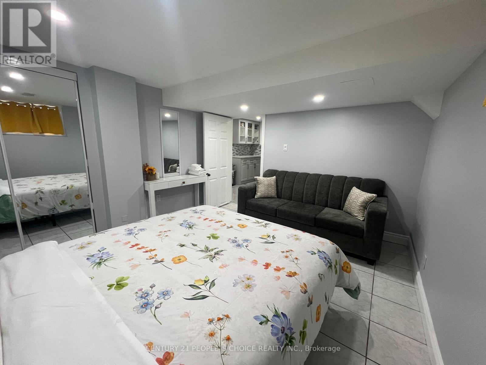 11 Queen Street S, Mississauga, Ontario  L5M 1K2 - Photo 10 - W12920168