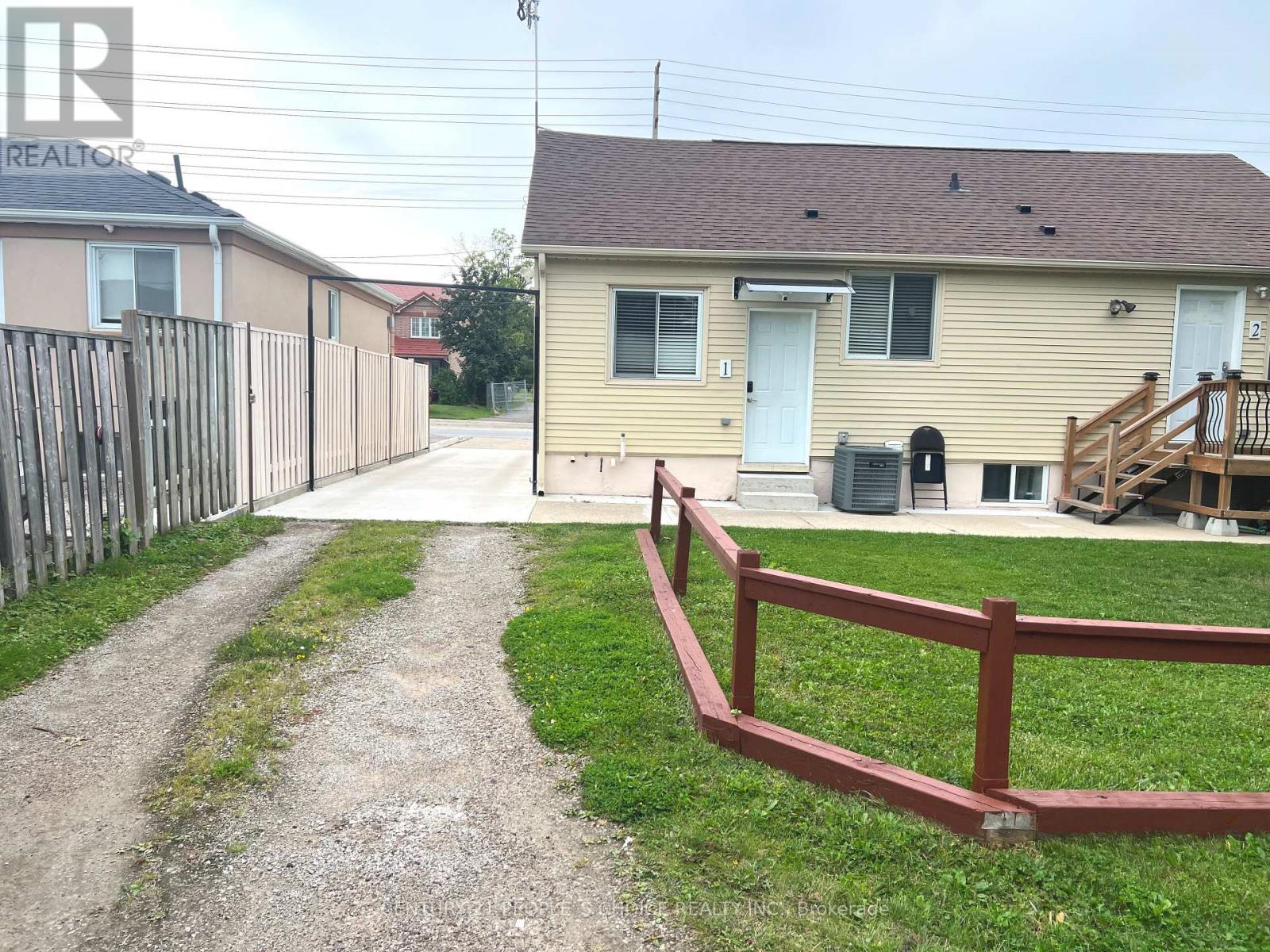 11 Queen Street S, Mississauga, Ontario  L5M 1K2 - Photo 14 - W12920168