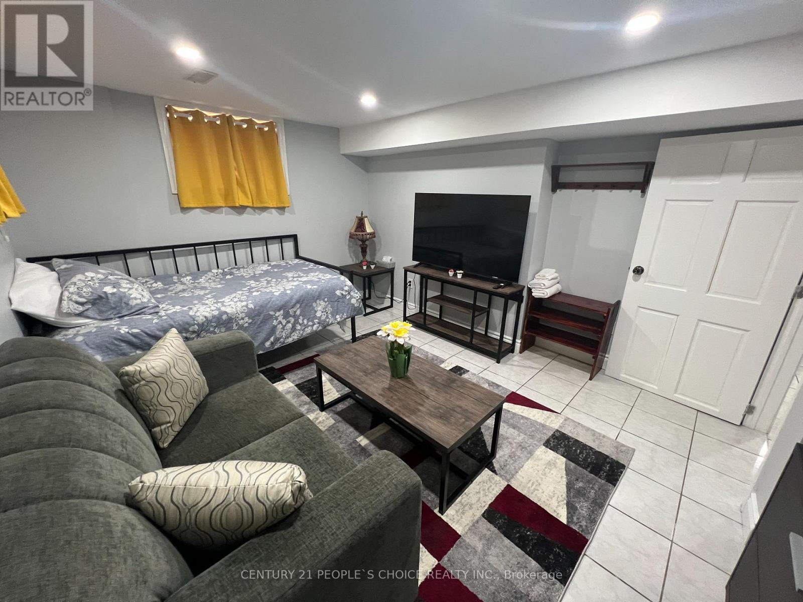 11 Queen Street S, Mississauga, Ontario  L5M 1K2 - Photo 6 - W12920168