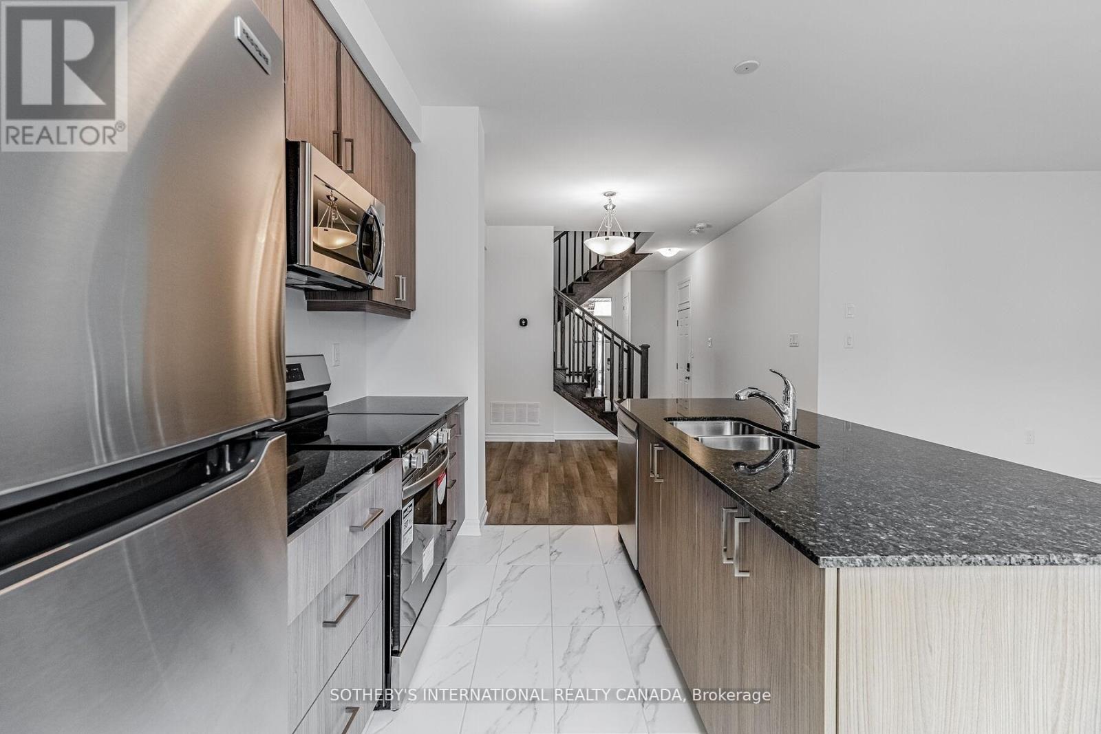 1782 Thames Circle, Milton, Ontario  L9E 1Y5 - Photo 10 - W12920172