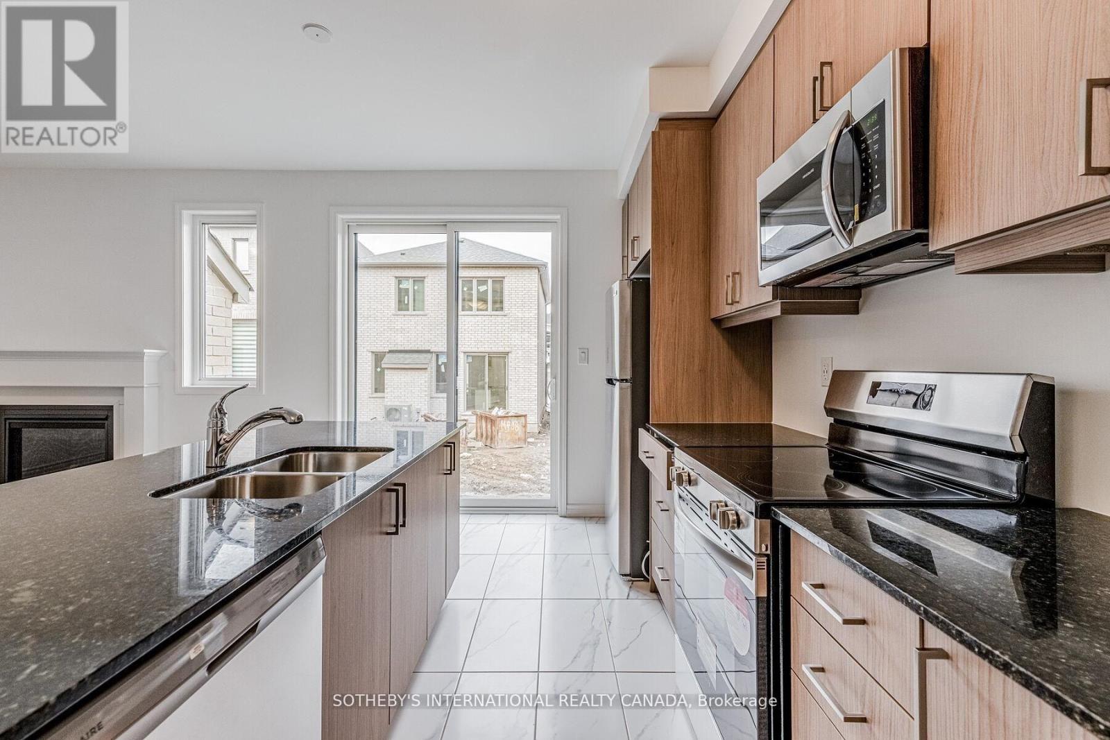 1782 Thames Circle, Milton, Ontario  L9E 1Y5 - Photo 9 - W12920172