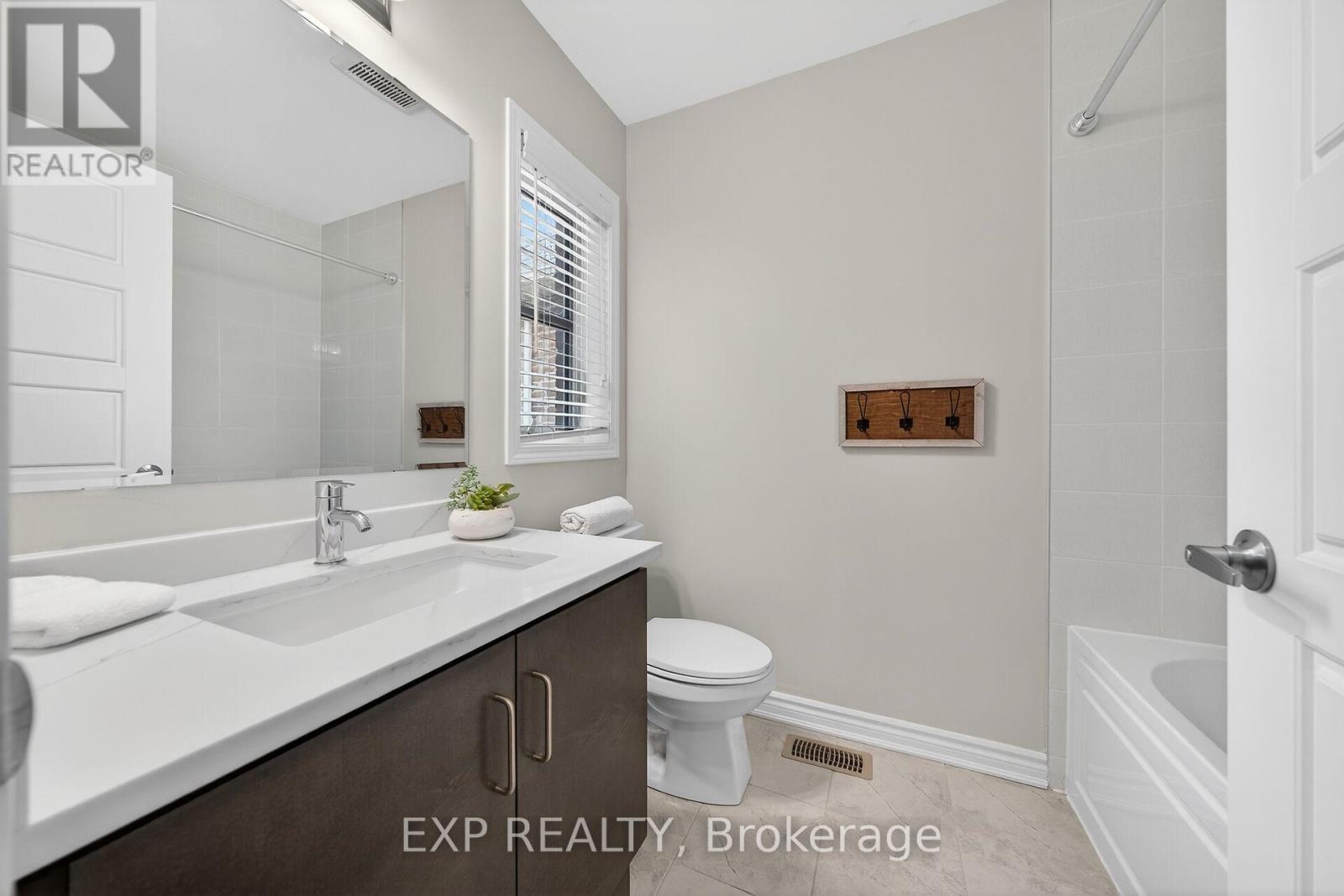 1384 Basswood Crescent, Milton, Ontario  L9E 1M4 - Photo 32 - W12920176