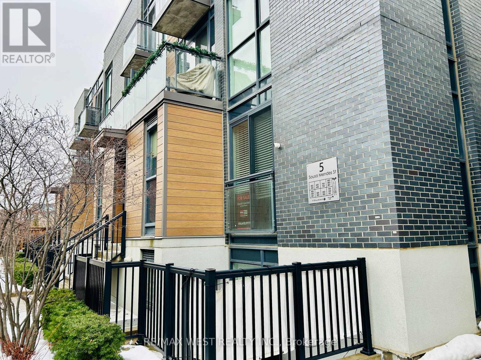 102 - 5 SOUSA MENDES STREET, Toronto, Ontario