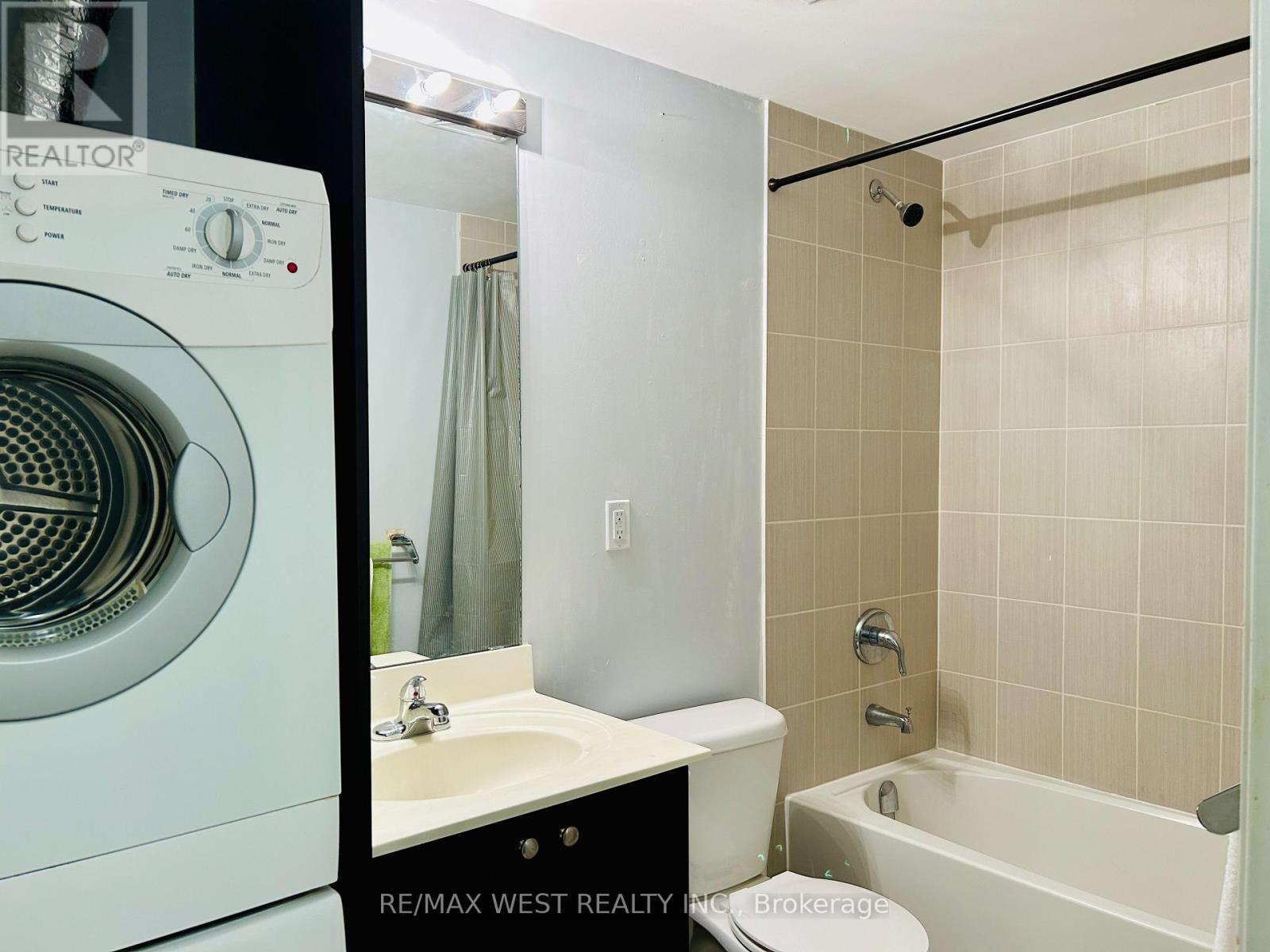 102 - 5 Sousa Mendes Street, Toronto, Ontario  M6P 0A8 - Photo 13 - W12920262