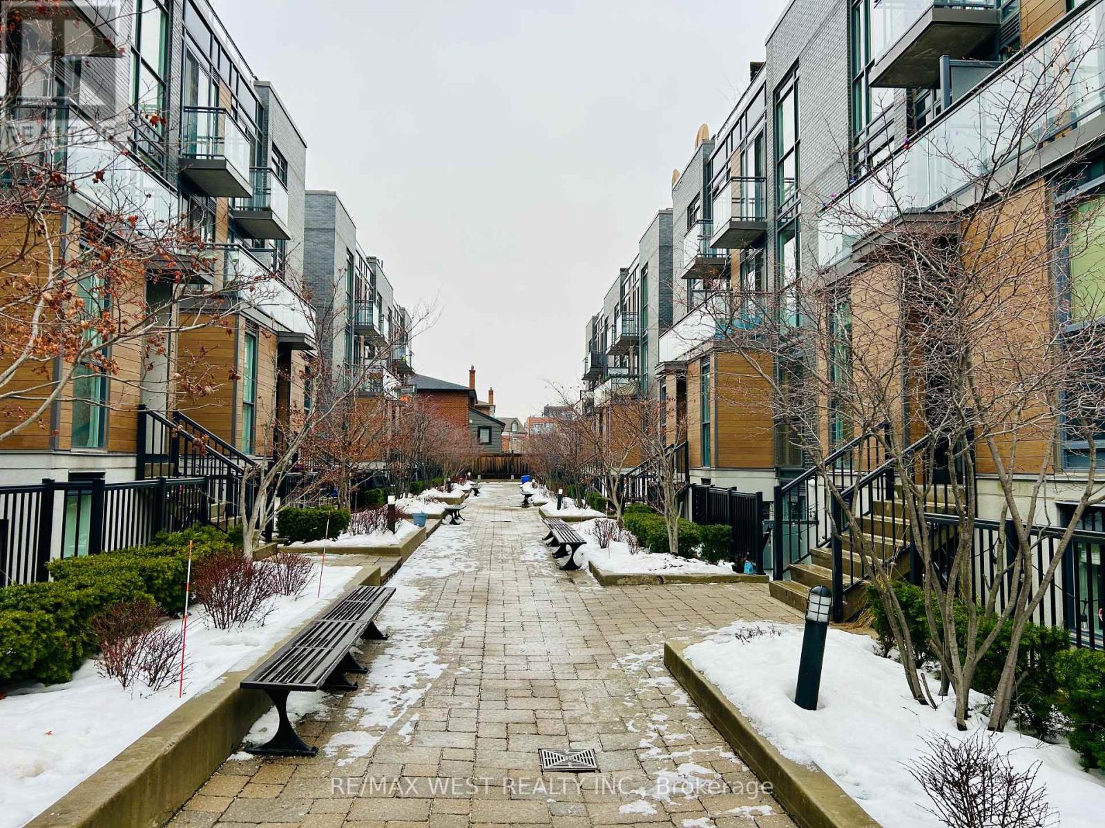 102 - 5 Sousa Mendes Street, Toronto, Ontario  M6P 0A8 - Photo 20 - W12920262