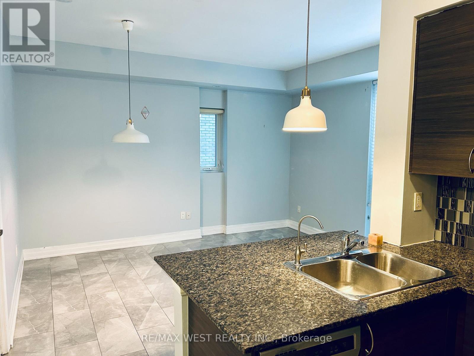 102 - 5 Sousa Mendes Street, Toronto, Ontario  M6P 0A8 - Photo 8 - W12920262