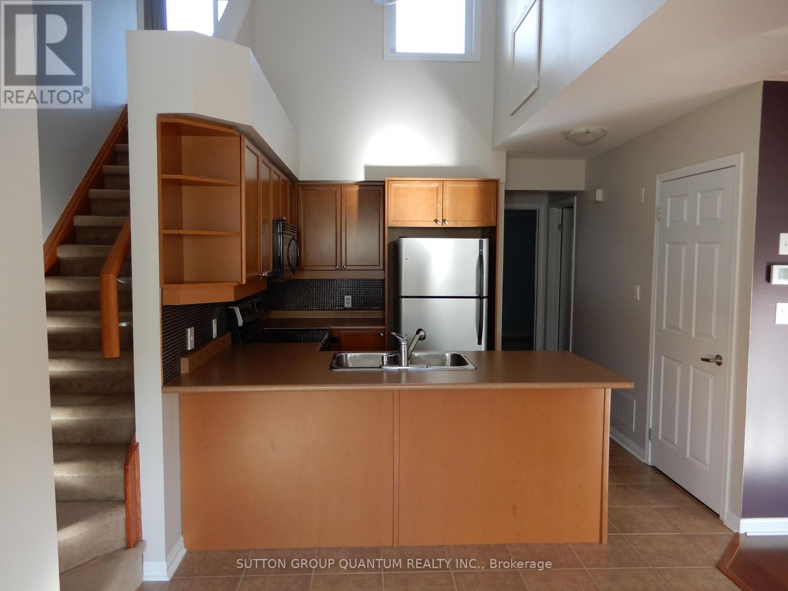 3 - 594 Shoreline Drive, Mississauga, Ontario L5B 0A8 - Photo 7 - W12920300