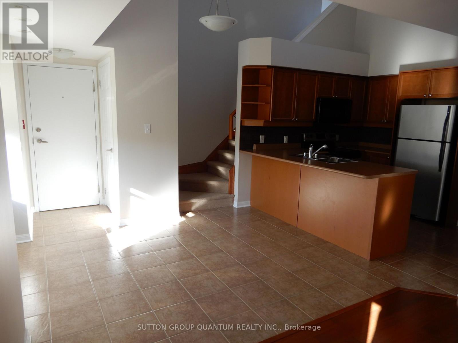 3 - 594 Shoreline Drive, Mississauga, Ontario L5B 0A8 - Photo 8 - W12920300