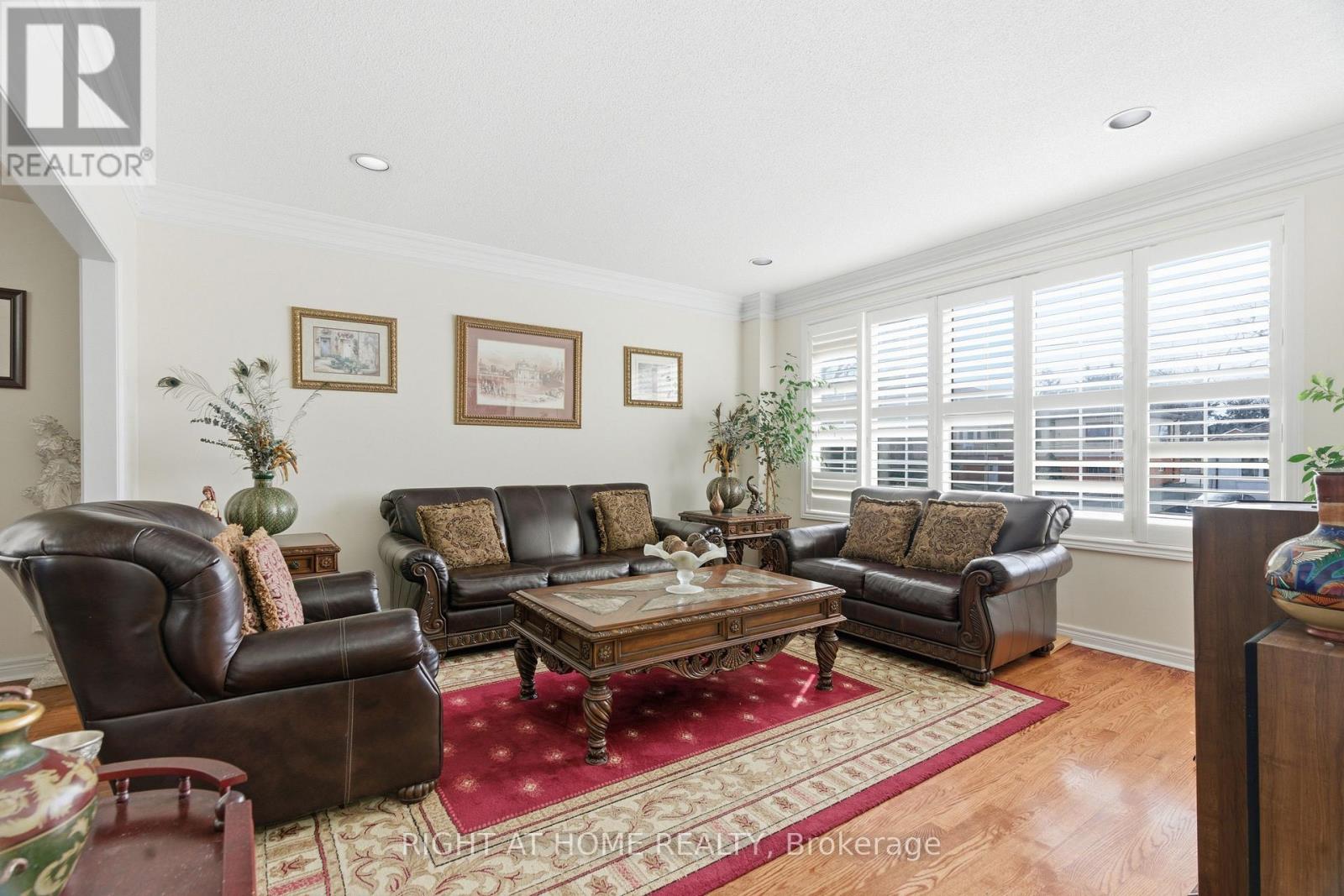 284 Maple Leaf Drive, Toronto, Ontario  M6L 1P3 - Photo 12 - W12920302