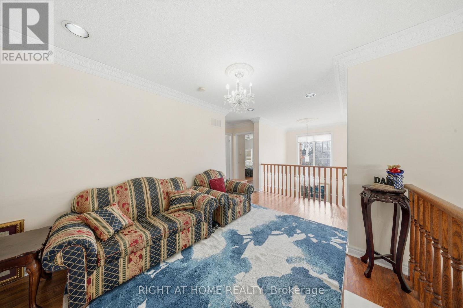 284 Maple Leaf Drive, Toronto, Ontario  M6L 1P3 - Photo 19 - W12920302