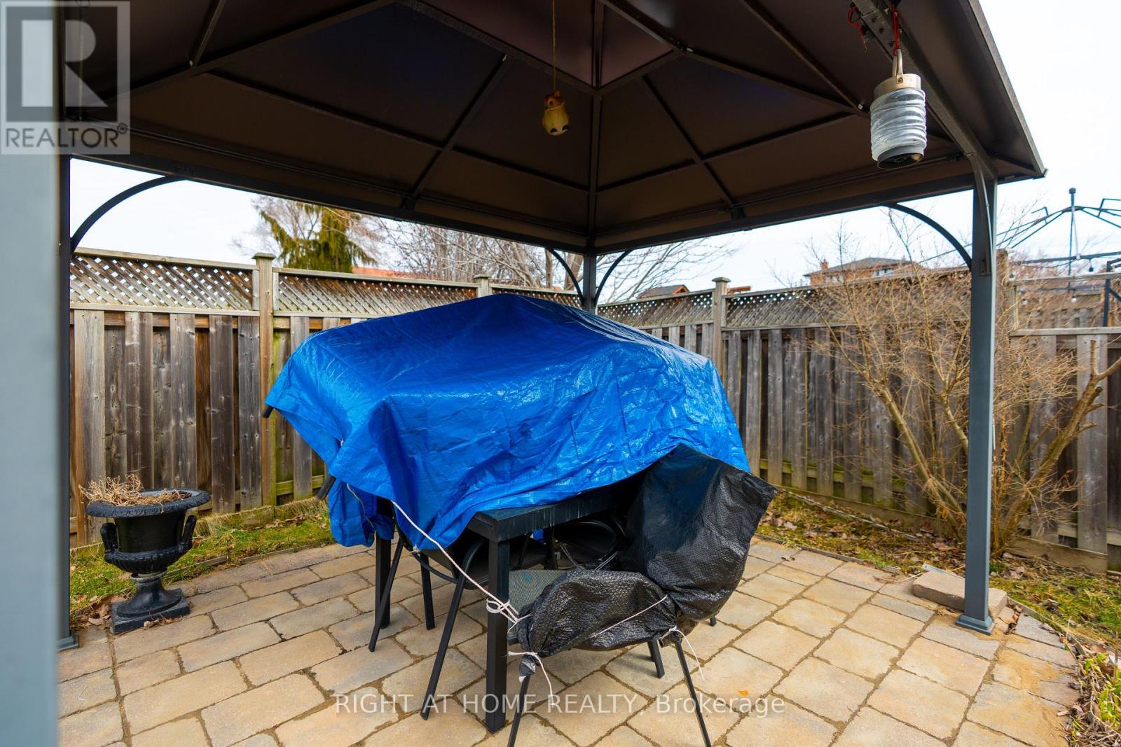 284 Maple Leaf Drive, Toronto, Ontario  M6L 1P3 - Photo 40 - W12920302