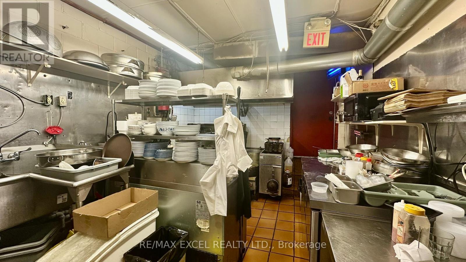 371 Roncesvalles Avenue E, Toronto (Roncesvalles), Ontario  M6R 2M7 - Photo 11 - W12920324