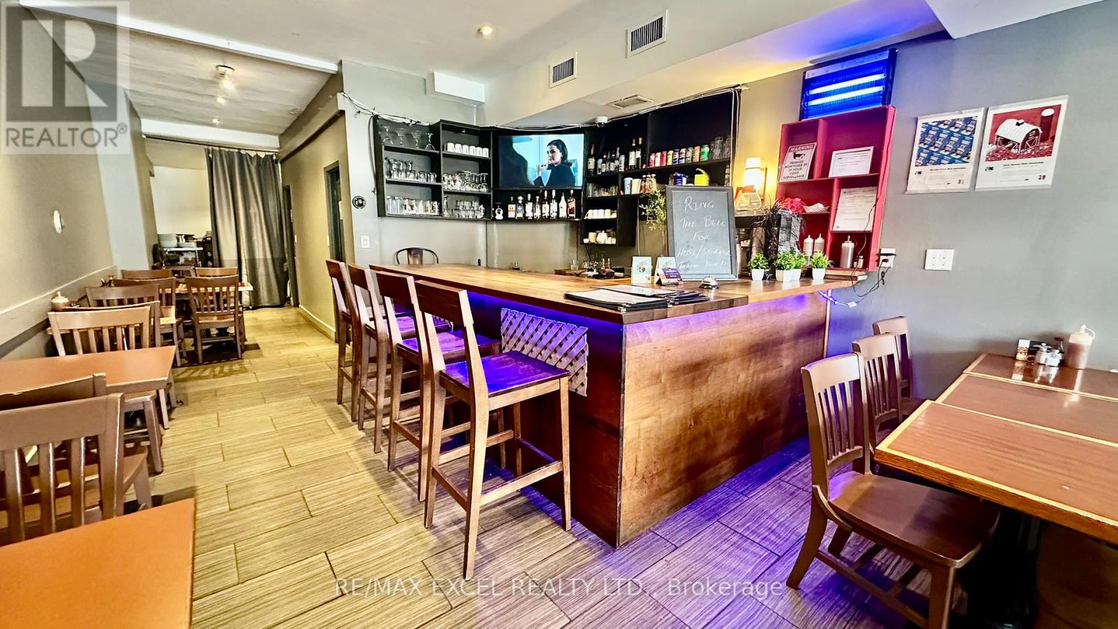 371 Roncesvalles Avenue E, Toronto (Roncesvalles), Ontario  M6R 2M7 - Photo 2 - W12920324