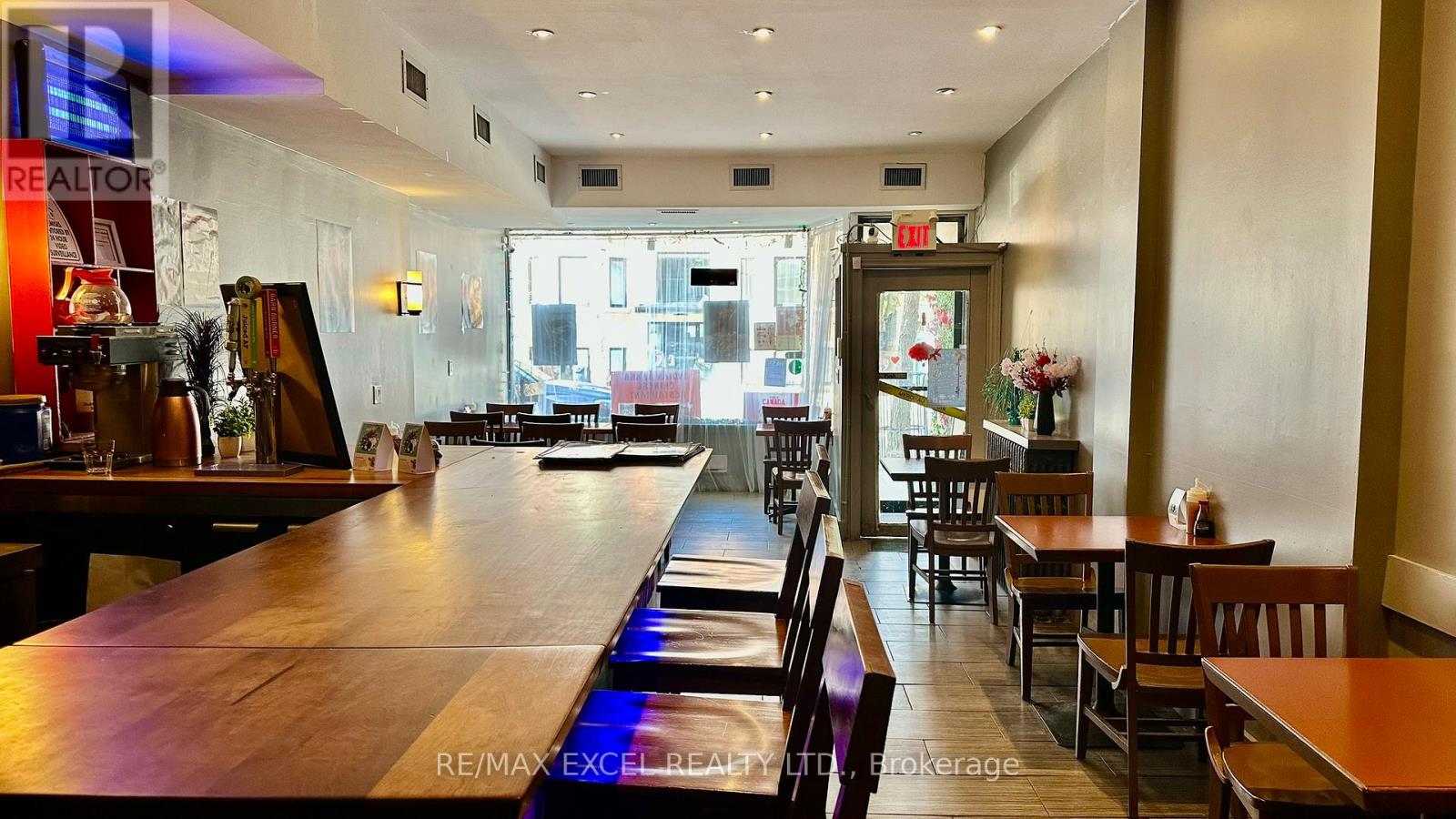 371 Roncesvalles Avenue E, Toronto (Roncesvalles), Ontario  M6R 2M7 - Photo 3 - W12920324