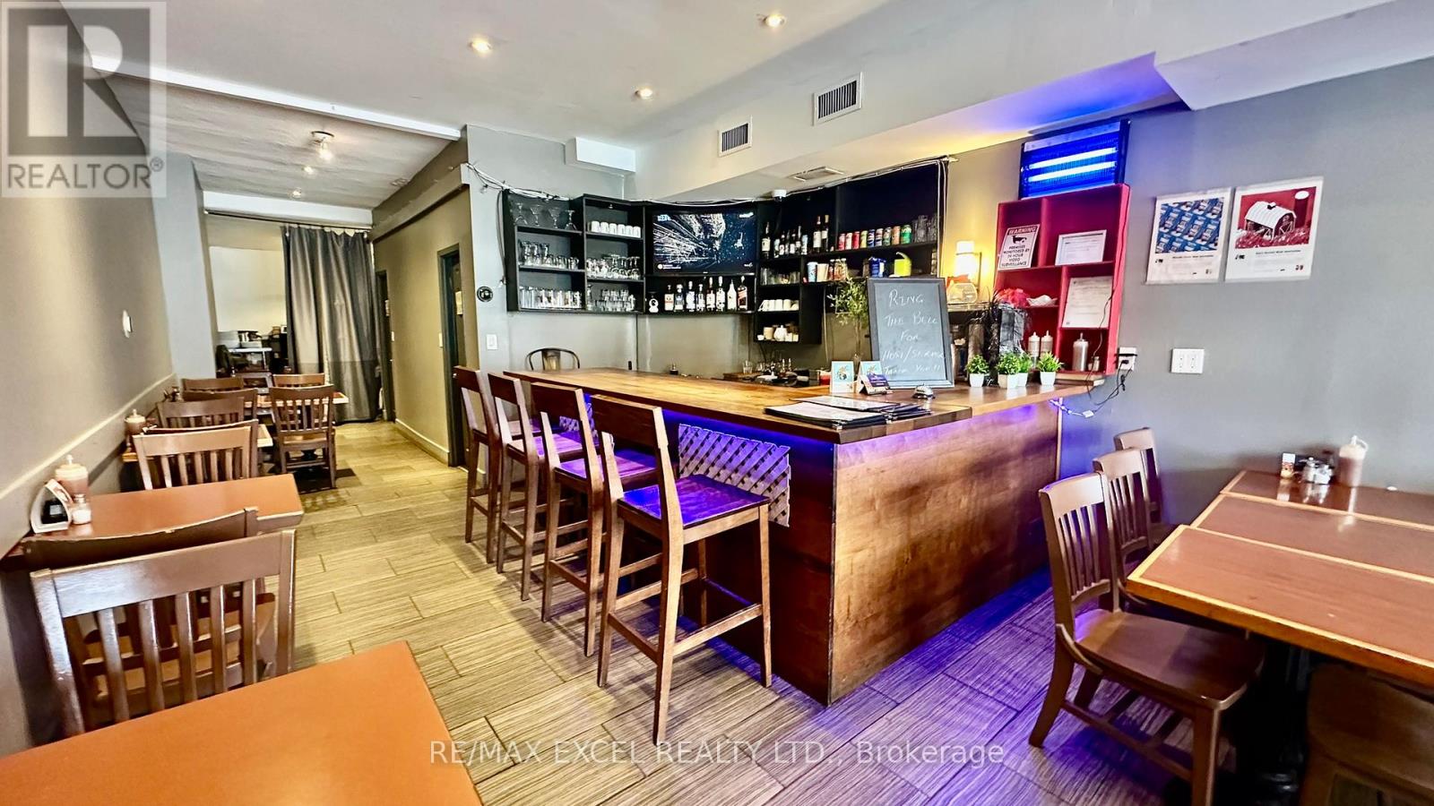 371 Roncesvalles Avenue E, Toronto (Roncesvalles), Ontario  M6R 2M7 - Photo 4 - W12920324