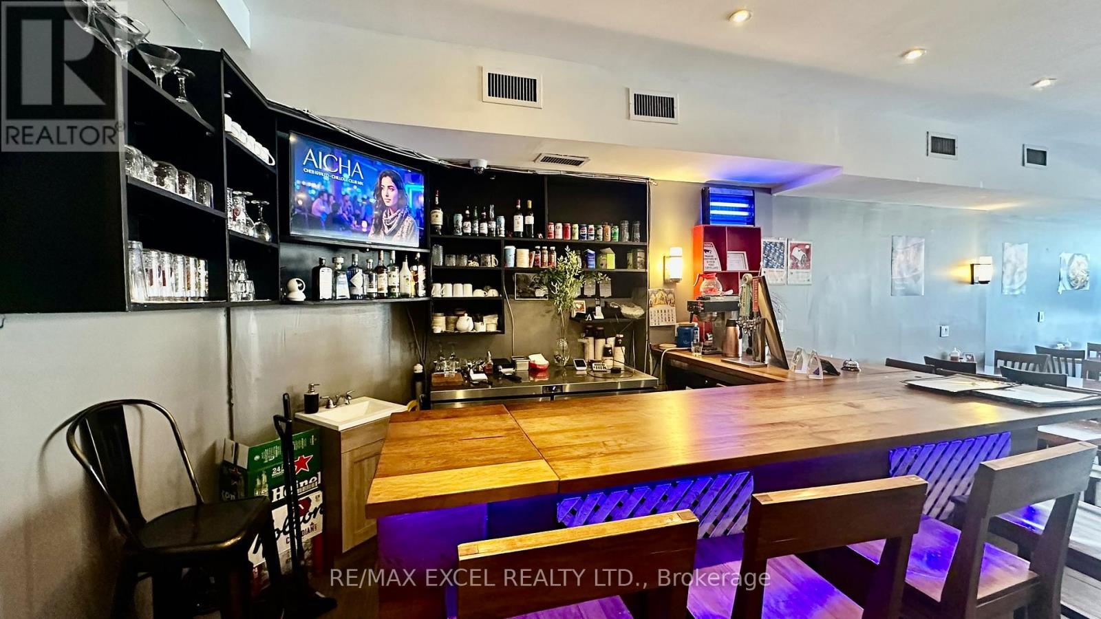 371 Roncesvalles Avenue E, Toronto (Roncesvalles), Ontario  M6R 2M7 - Photo 5 - W12920324