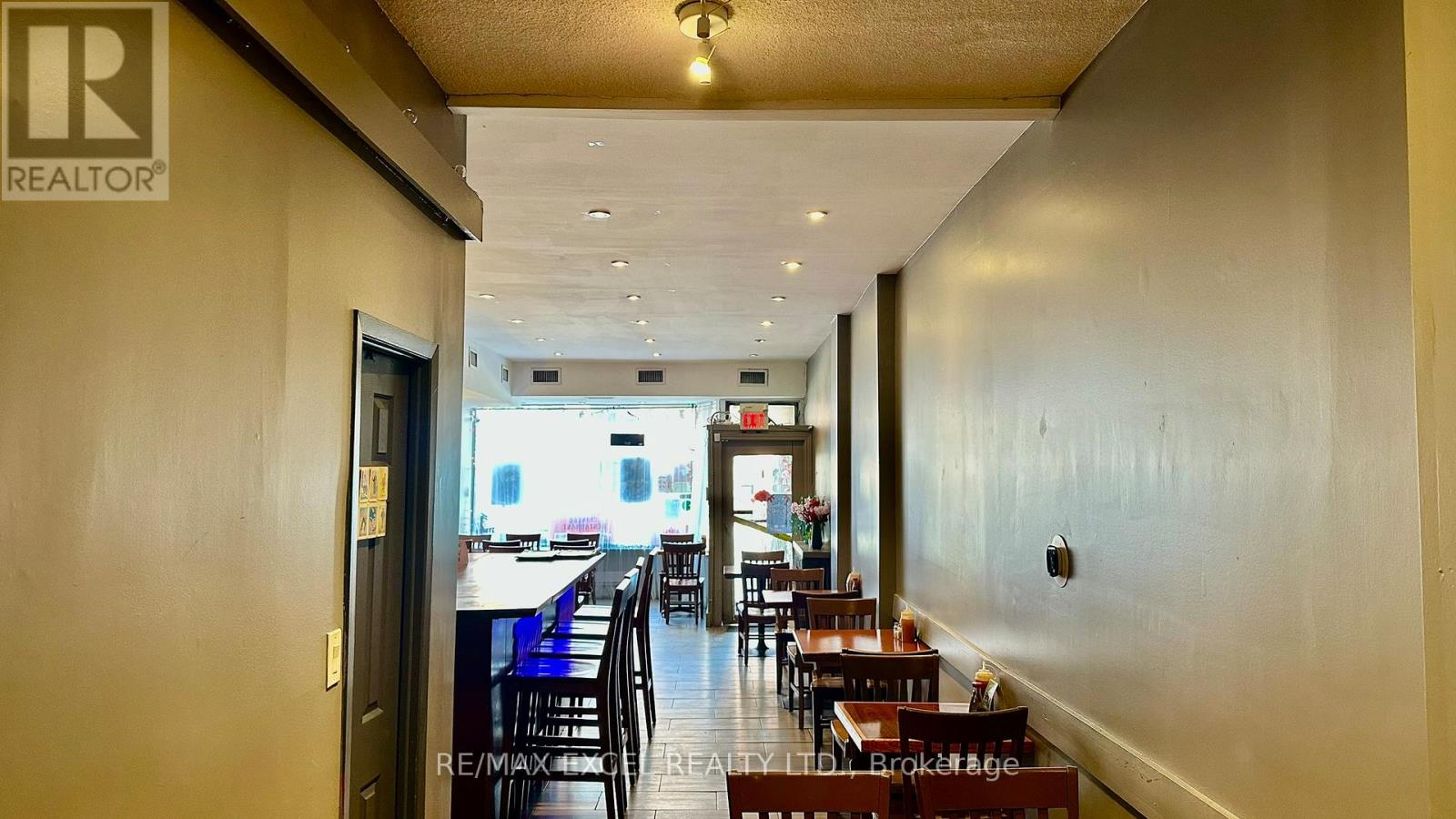 371 Roncesvalles Avenue E, Toronto (Roncesvalles), Ontario  M6R 2M7 - Photo 7 - W12920324