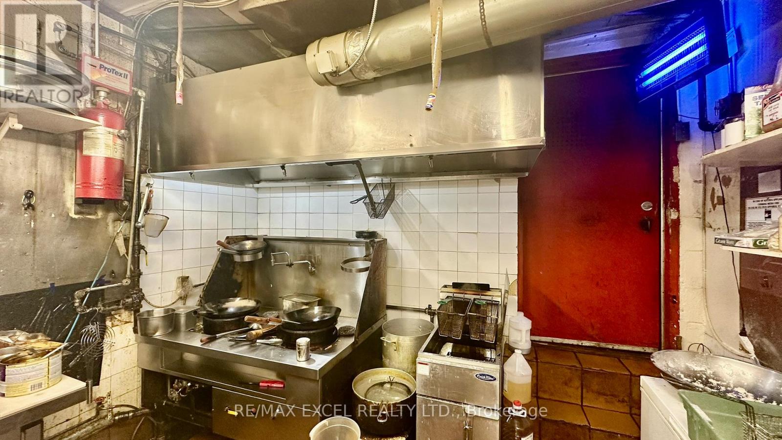 371 Roncesvalles Avenue E, Toronto (Roncesvalles), Ontario  M6R 2M7 - Photo 9 - W12920324