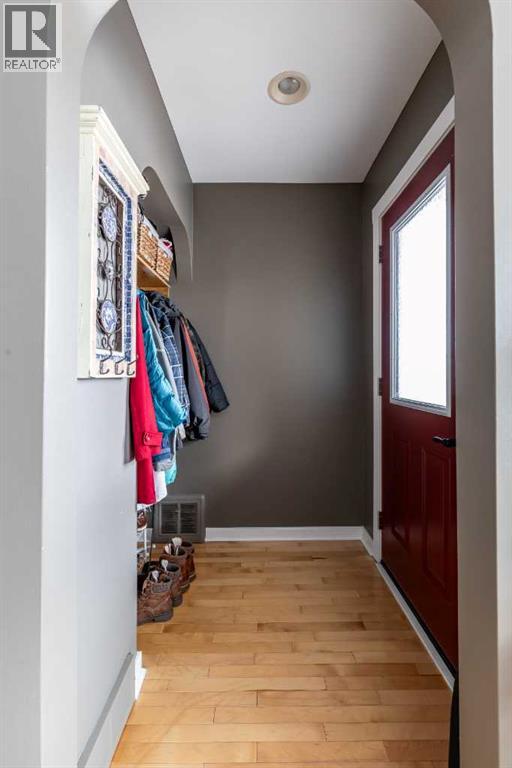 278 8 Street Sw, Medicine Hat, Alberta  T1A 4L7 - Photo 3 - A2293660