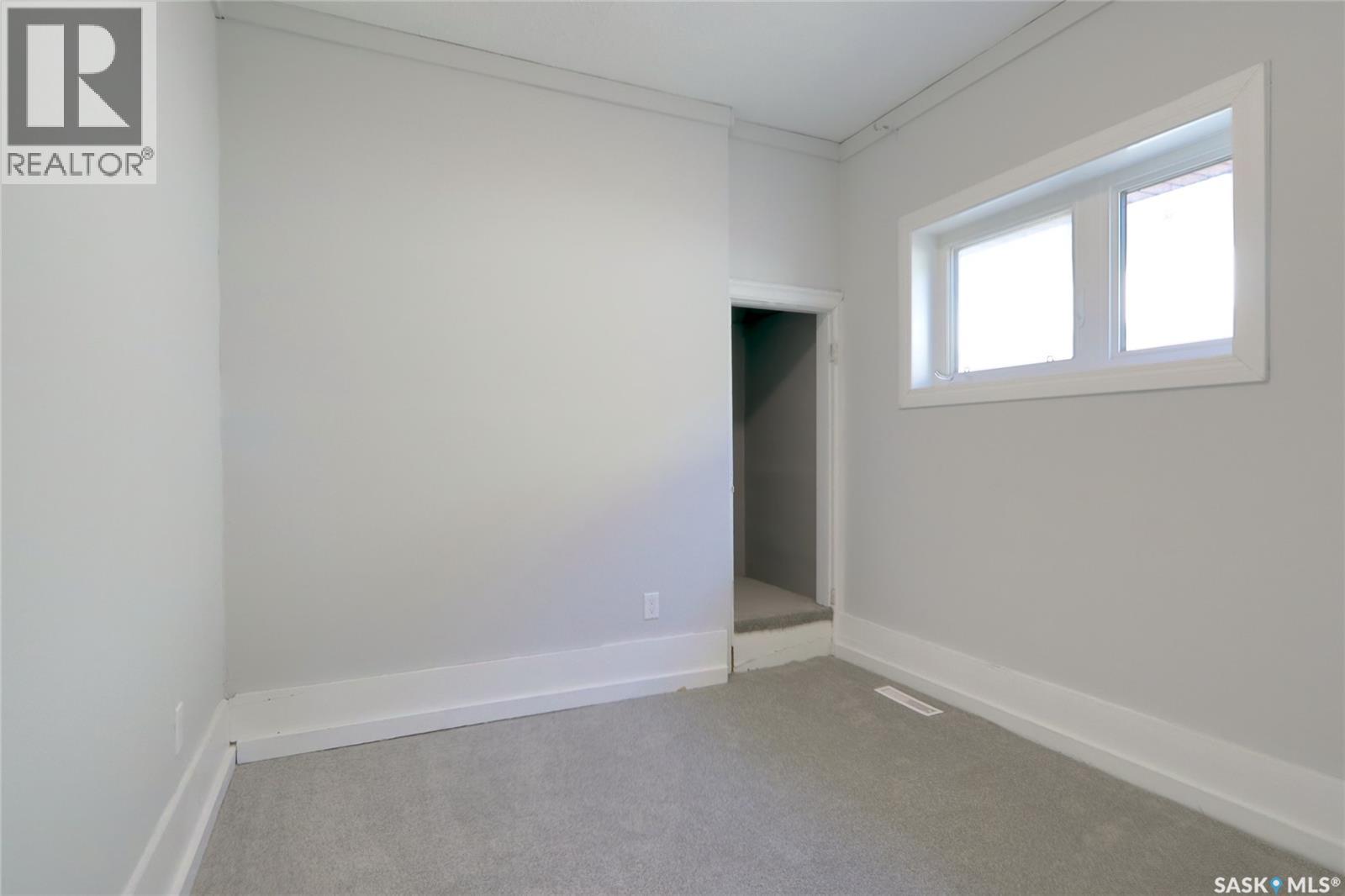 1112 Montague Street, Regina, Saskatchewan  S4T 7V9 - Photo 11 - SK031295