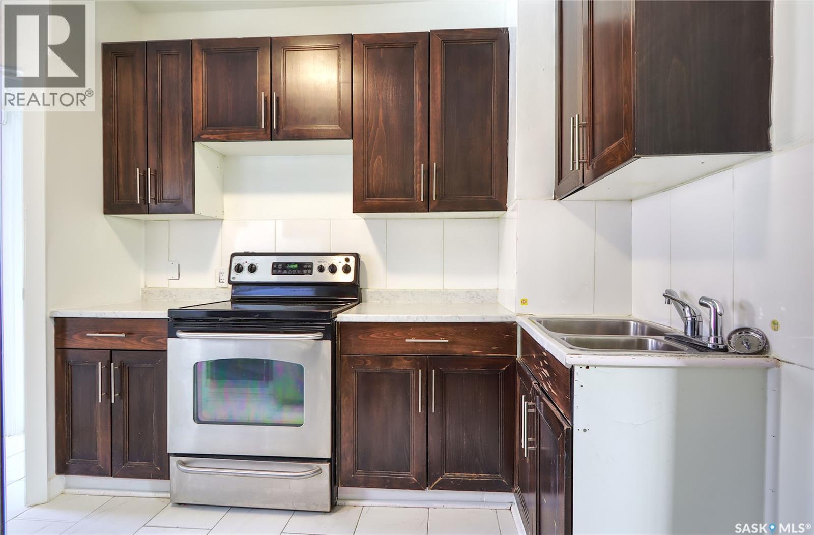 1112 Montague Street, Regina, Saskatchewan  S4T 7V9 - Photo 7 - SK031295