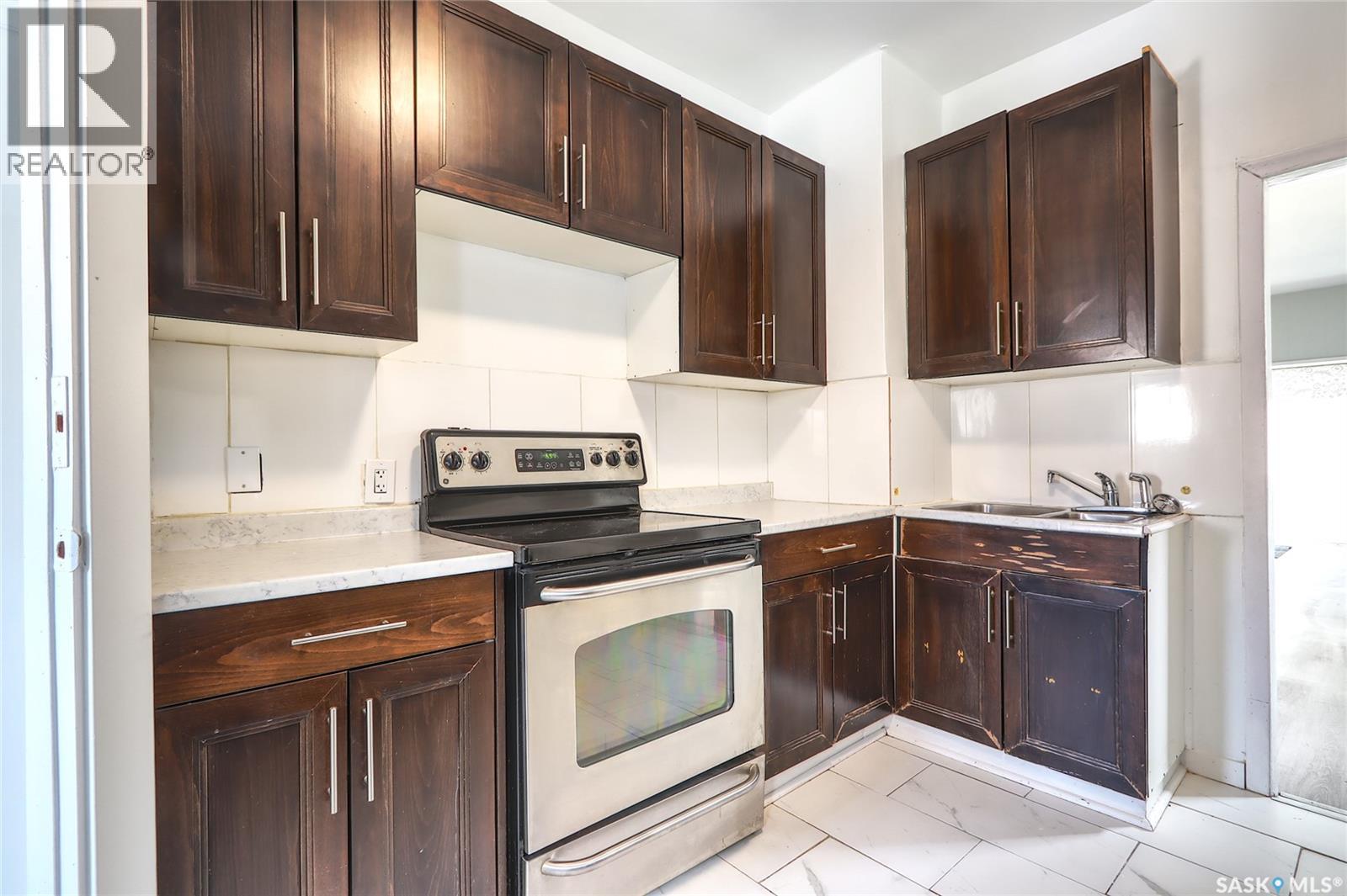 1112 Montague Street, Regina, Saskatchewan  S4T 7V9 - Photo 8 - SK031295