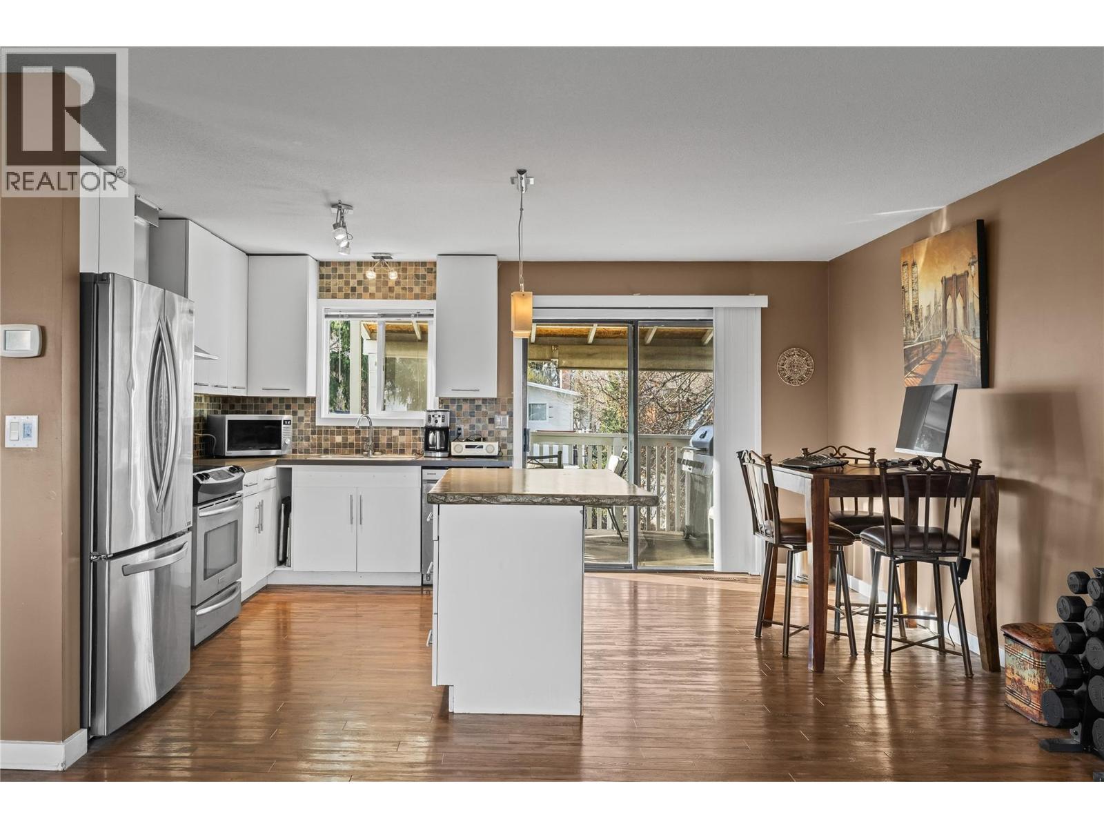 909 Grenfell Court, Kelowna, British Columbia  V1Y 8C5 - Photo 8 - 10379896