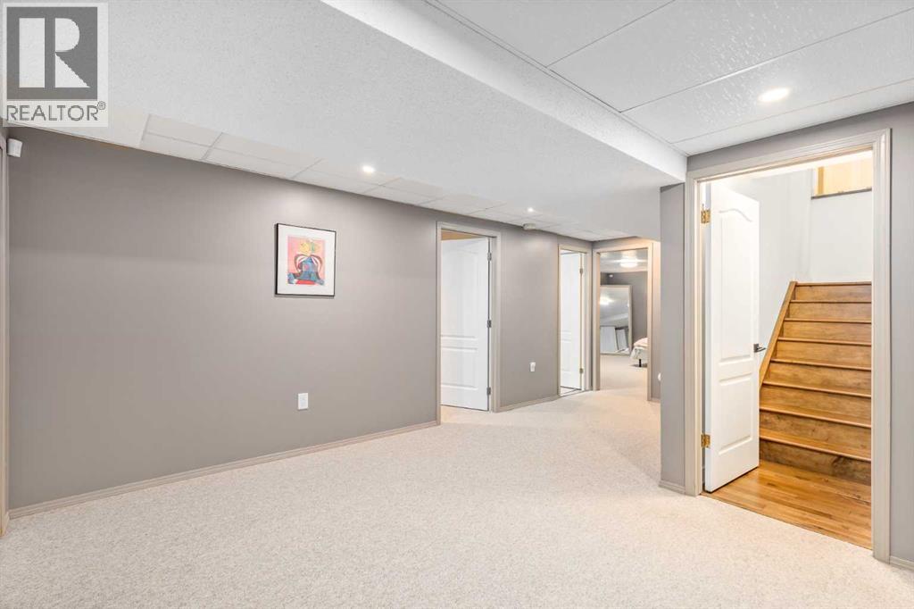 1414 Shawnee Drive, Calgary, Alberta  T2Y 2V1 - Photo 32 - A2284108