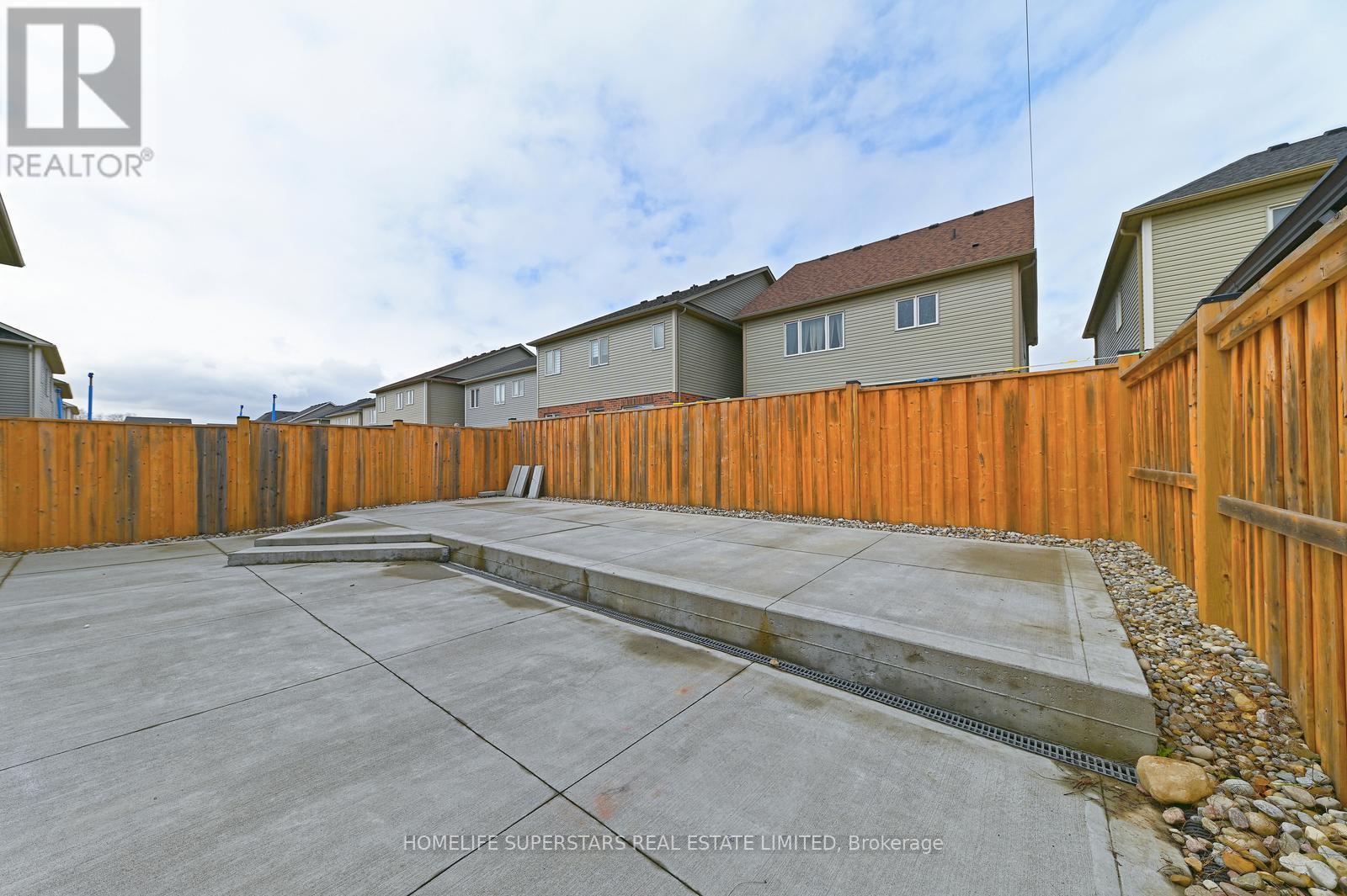 39 Knotty Pine Avenue, Cambridge, Ontario  N3H 0B8 - Photo 47 - X12920134