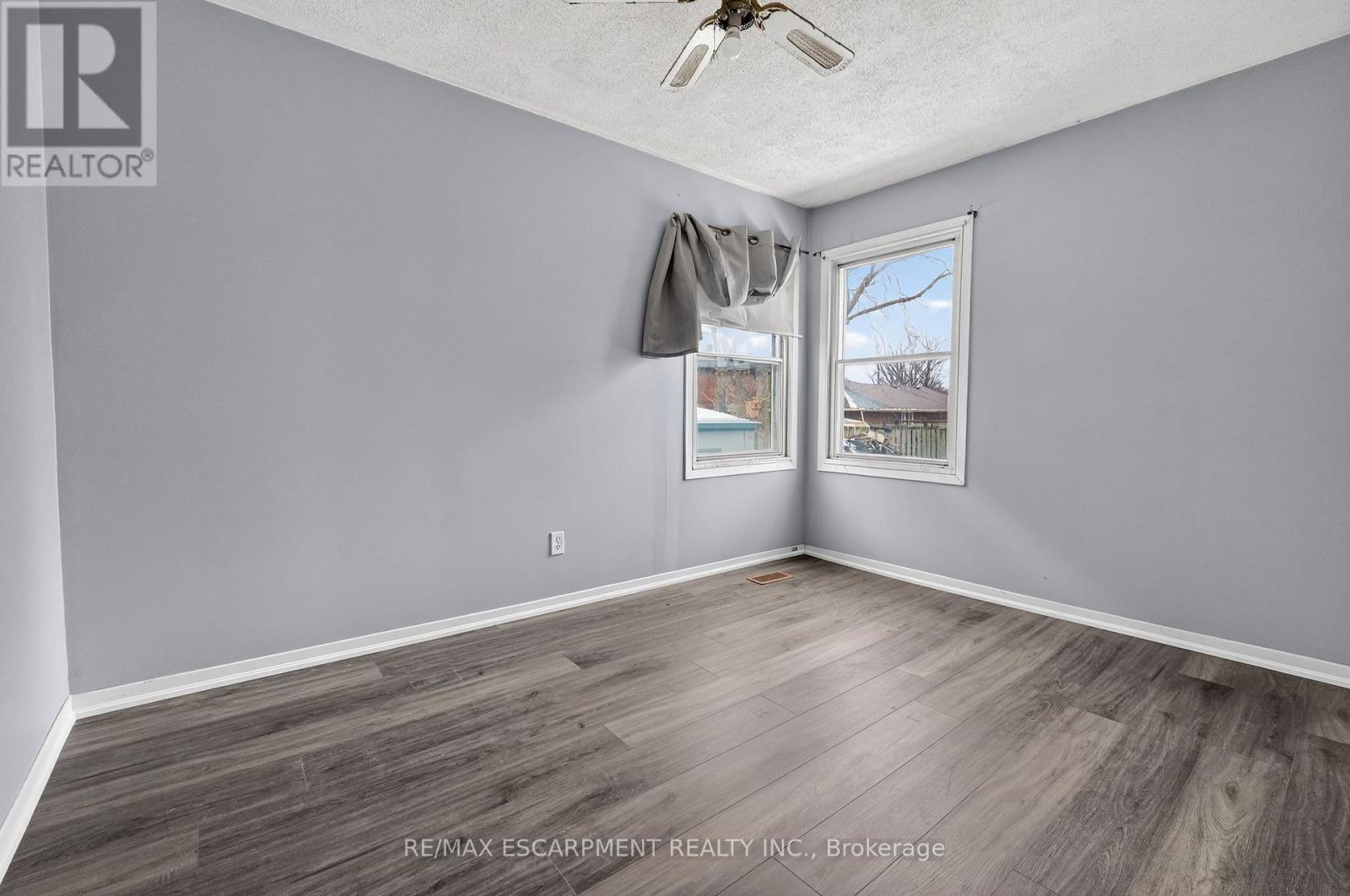 85 Grass Avenue, St. Catharines, Ontario  L2R 1T2 - Photo 13 - X12920144