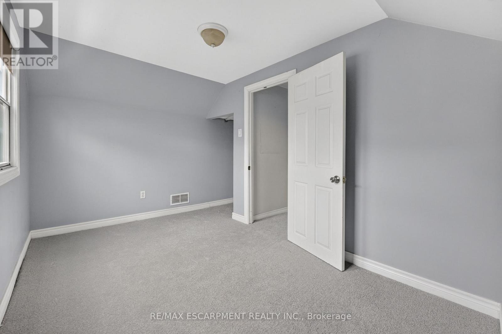 85 Grass Avenue, St. Catharines, Ontario  L2R 1T2 - Photo 18 - X12920144