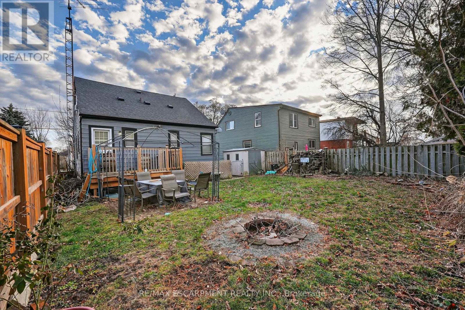 85 Grass Avenue, St. Catharines, Ontario  L2R 1T2 - Photo 2 - X12920144